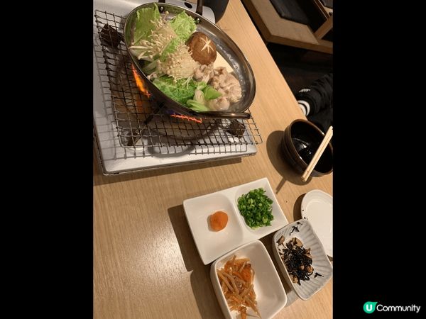 日本福岡地道的宵夜食店，推介火鍋及串燒，非常美味，冬天凍冰冰...