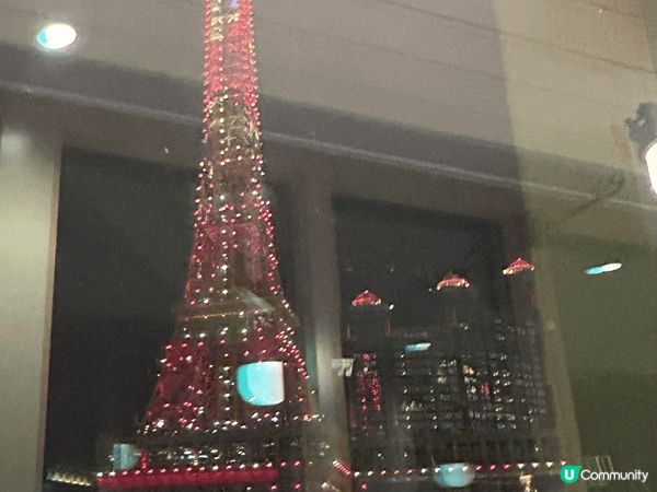 澳門真係好靚，保留好多萄式建築物，晚上亮起燈時，更美。到處也...