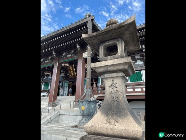 東本願寺位於鄰近京都車站的烏丸六條。以世界最大規模的木造建築...