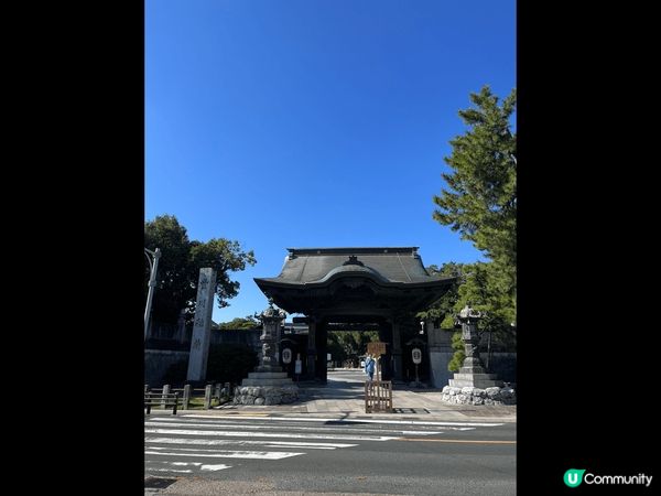 呢度就係名古屋周邊嘅豐川稻荷神社 行到最入面有一個靈狐塚 有...
