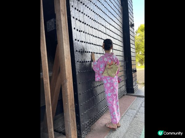 日本大阪城，藍天白雲，着和服瀏覽日本大阪城，吸收大自然新鮮空...