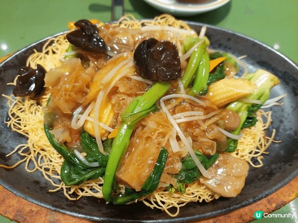 最簡單的食物亦是最考驗廚師的功夫，好像這碟羅漢齋炒麵，麵底要...