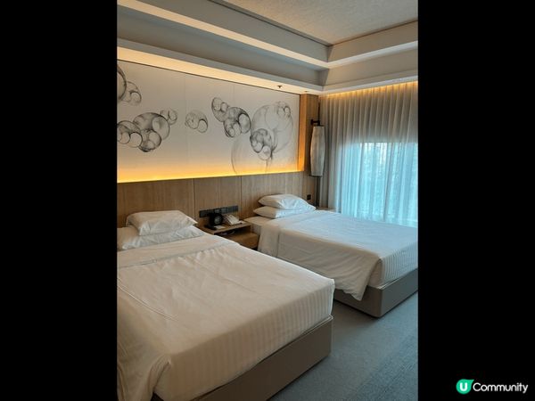 海洋公園萬豪酒店。超級大泳池可以暢遊並且可以看到日落值得一去...