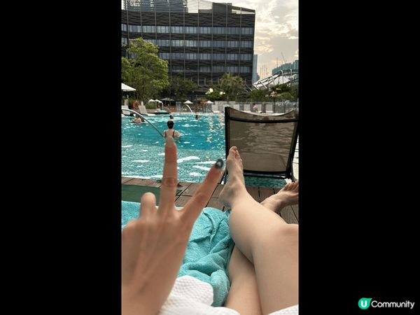 海洋公園萬豪酒店。超級大泳池可以暢遊並且可以看到日落值得一去...