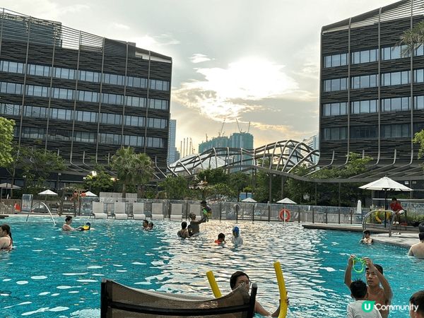 海洋公園萬豪酒店。超級大泳池可以暢遊並且可以看到日落值得一去...