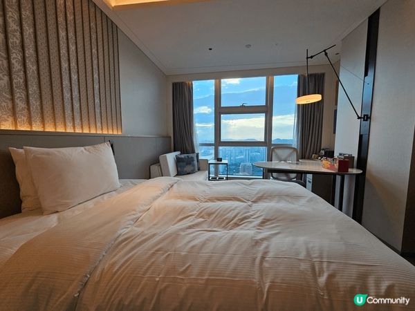 珠海橫琴希爾頓逸林酒店江景房及雲端泳池