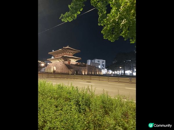 諗往試下夜晚去東大門，因為據聞店舖關得很晚，結果錯過了現正舉...