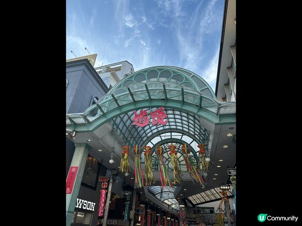 進入尤如千與千尋的溫泉國度，美麗宏偉的建築物，絕對值得你停下...