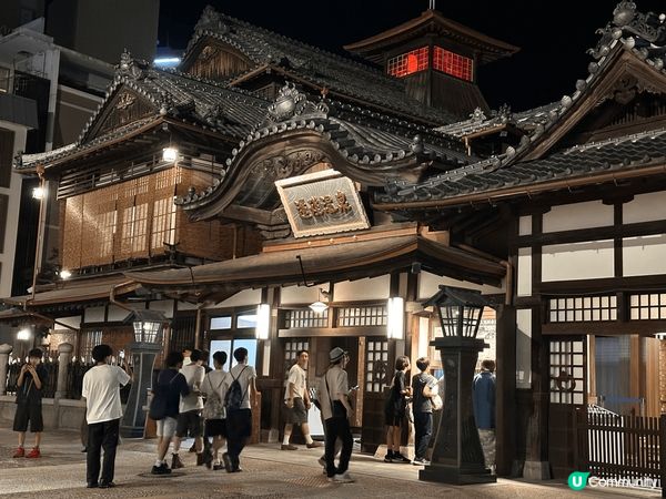 進入尤如千與千尋的溫泉國度，美麗宏偉的建築物，絕對值得你停下...