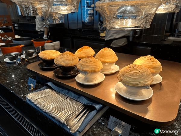 饗A Joy，全台最貴自助餐！位置在101裡面的餐廳，由於海...