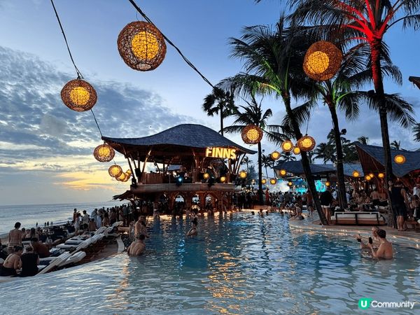 旅行梗係要去峇里島啦 除?有好靚?海洋 仲有海邊club ！...