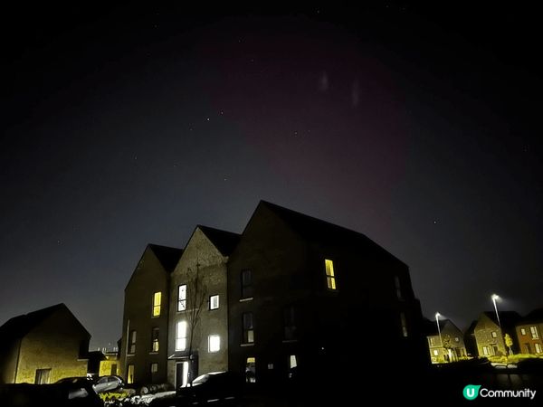 英國家中門前欣賞北極光