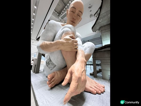 深圳南山區萬象天地的巨人展覽，如同置身在大人國與小人國的故事...