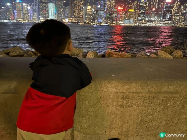 西九文化區的藝術公園是理想的打卡地點，擁有寬敞的草坪和壯麗的...