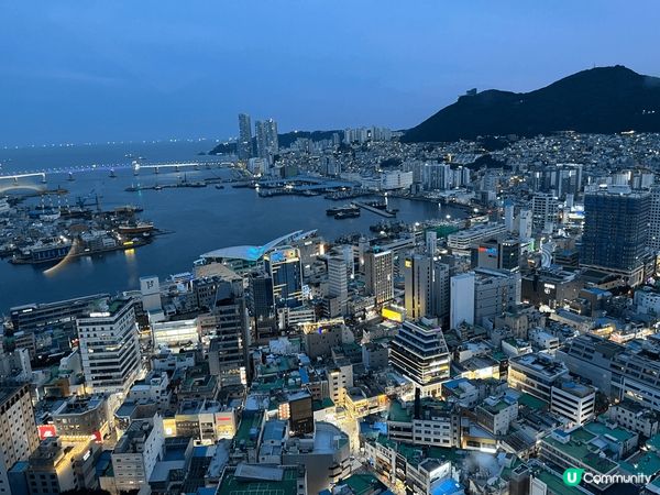 韓國釜山是韓國第二大城市，有壯麗自然的景觀，釜山塔可以飽覽全...