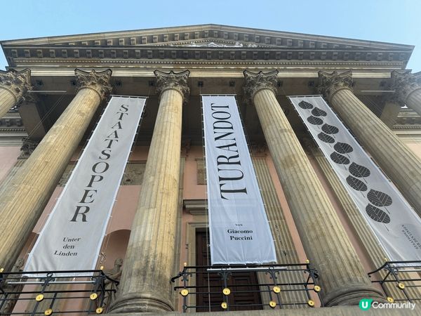 berlin landmarks mark the hist...