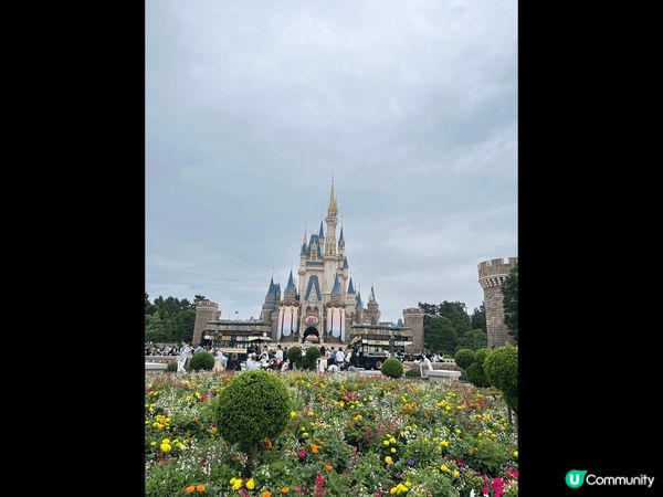 我分享?係日本?東京迪士尼陸地，超喜歡遊樂設施太漂亮，氛圍超...