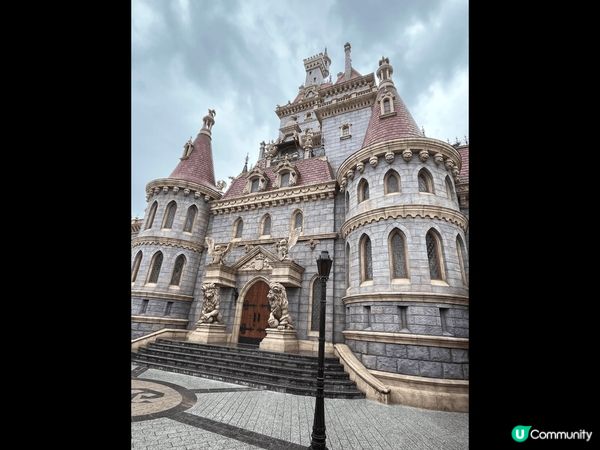 我分享?係日本?東京迪士尼陸地，超喜歡遊樂設施太漂亮，氛圍超...