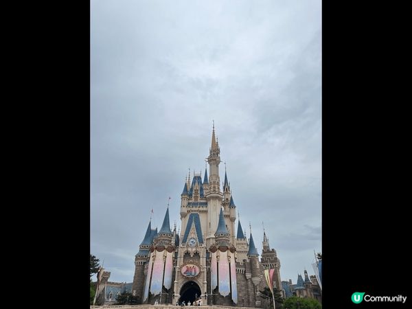 我分享?係日本?東京迪士尼陸地，超喜歡遊樂設施太漂亮，氛圍超...