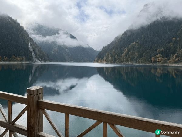 九寨?的?景,?直就是仙境里的游??，??是惊喜??的水滑梯...