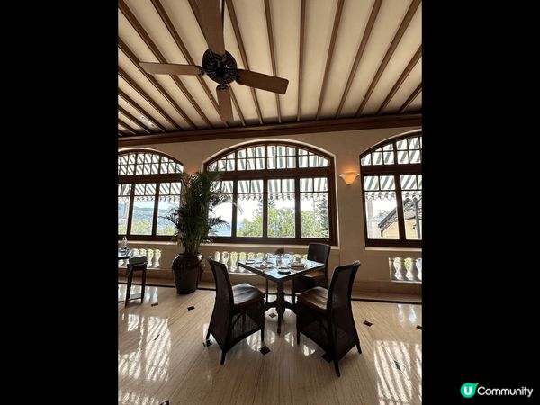 放假終於去左淺水灣The Verandah 露台餐廳，前身係...