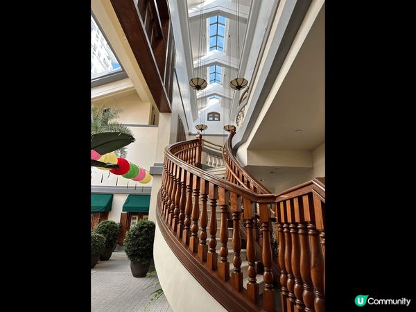 放假終於去左淺水灣The Verandah 露台餐廳，前身係...