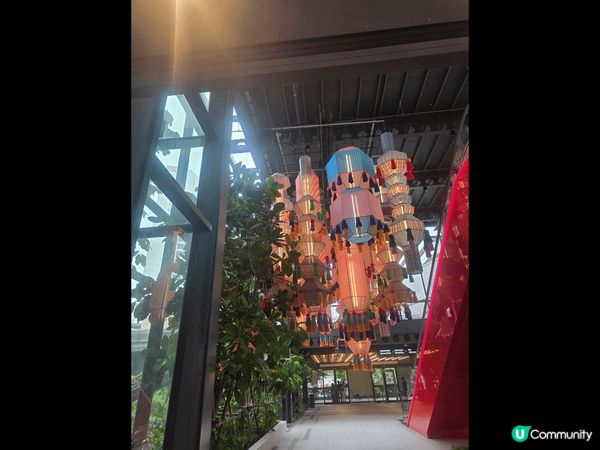 曼谷新商場Emsphere, 由BTS行過去已係兩邊綠植物，...