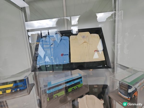 國慶75周年巴士巡遊暨展覽回顧巴士在公共交通系統重要角色，八...