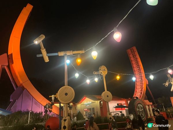 當然係迪士尼，去亞迪士尼泊爾的同小朋友都咁開始，好玩，必去之...