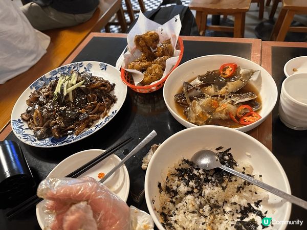 尖沙咀柏麗大道，有好多本地漫畫家公仔可以打卡，打完卡行完九龍...