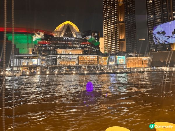 我喜歡曼谷昭披耶公主號遊船，因為它提供壯觀的河景，讓我能在悠...