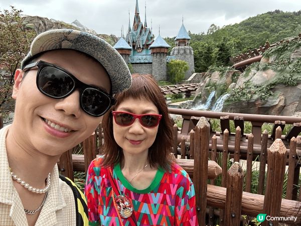 慶祝媽媽65歲生日，很開心入住一晚迪士尼探索家度假酒店和香港...