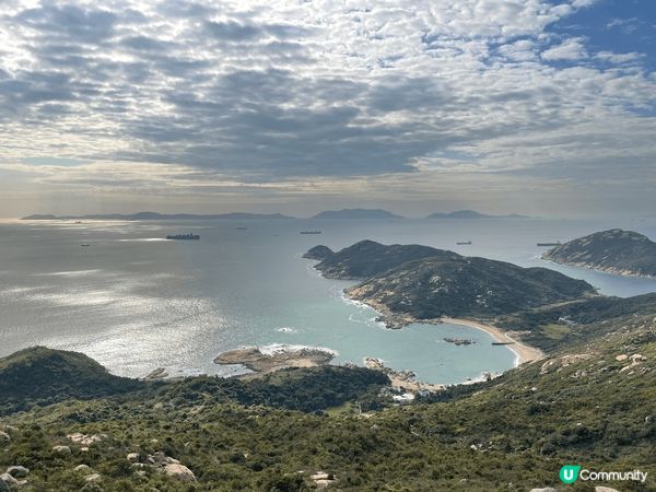 南丫島擁有美麗海灘和壯觀山景，環境寧靜，適合放鬆。當地海鮮美...