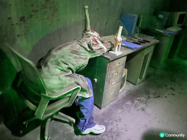 跟旅行團參觀佛山大型景區千古情，入面有歌舞show，不同時段...