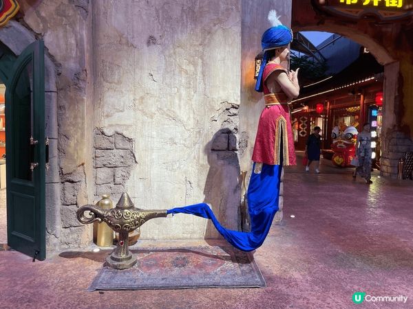 跟旅行團參觀佛山大型景區千古情，入面有歌舞show，不同時段...