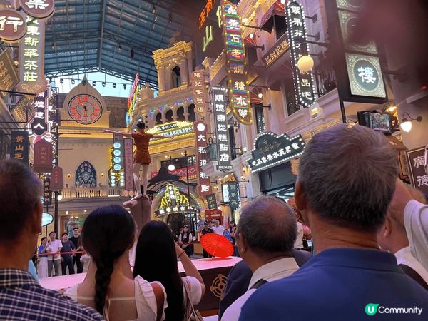 跟旅行團參觀佛山大型景區千古情，入面有歌舞show，不同時段...