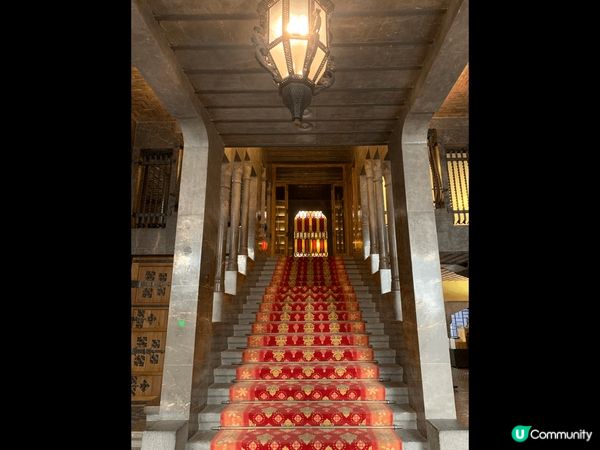 圭爾宮，高第成名作，相比米拉之家更值得買票入場。