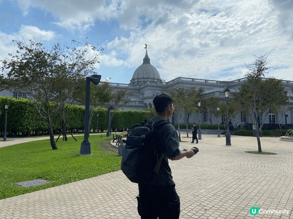 呢度係台南既奇美博物館，用左歐式建築黎建成，四周環境極之優美...