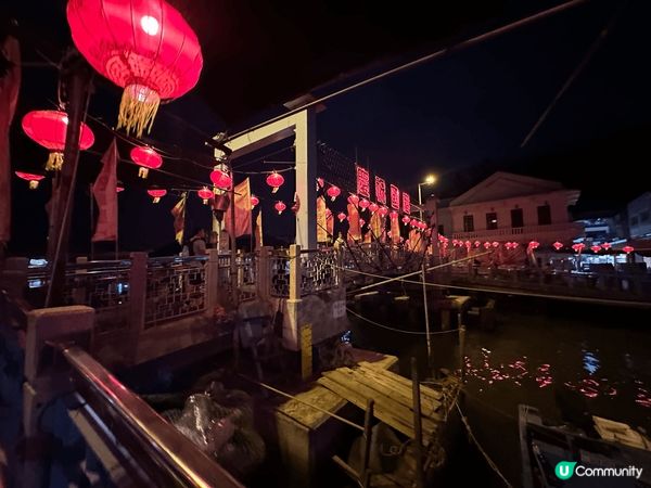 東涌坐船入大澳，看見美麗夕陽，大大個鹹蛋黃，重睇到飛機降落香...