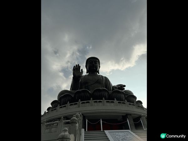 這是位於香港大嶼山的天壇大佛，是全球第一高的戶外青銅座佛。交...