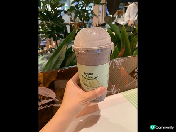 茉酸奶系我，藍莓連藍莓乾酸奶，口感偏沙冰感，藍莓乾偏甜，但增...