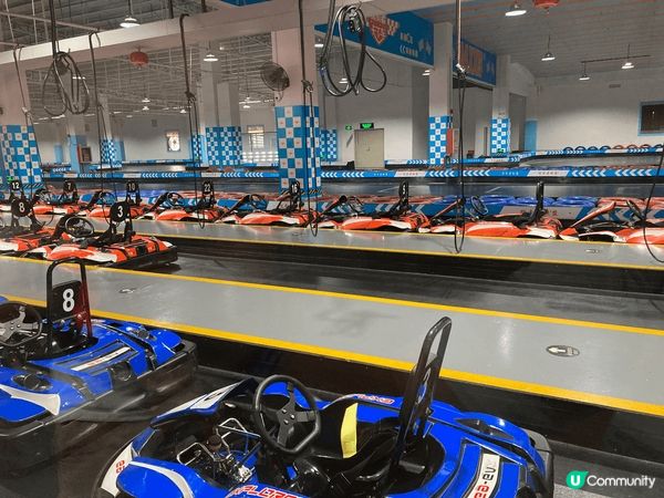 深圳卡丁車，刺激又安全嘅卡丁車。呢個係一個室內嘅卡丁車場，唔...