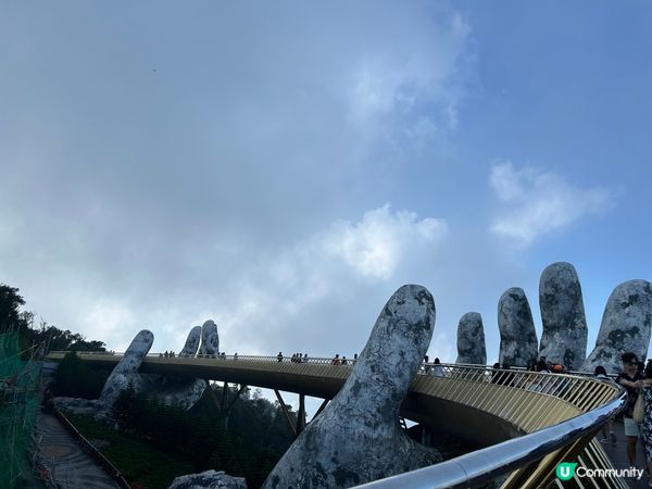 上戴圖片的地方是峴港巴拿山景點之一:美溪沙灘｡這沙灘好大好大...