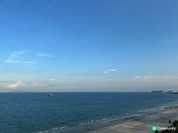 上戴圖片的地方是峴港巴拿山景點之一:美溪沙灘｡這沙灘好大好大...