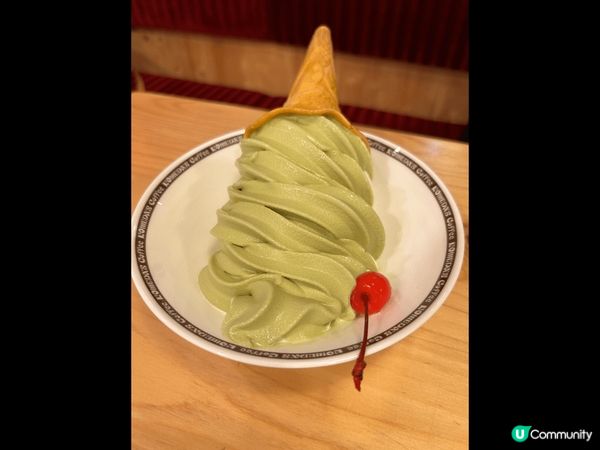 綠茶控必食之選，放假就放肆一下。Komeda 咖啡店?綠茶t...