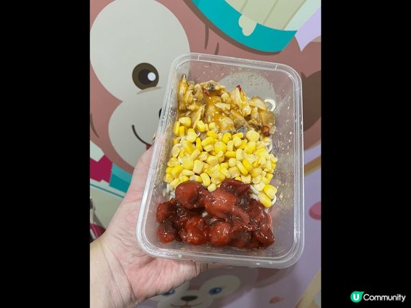 格仔餅就是能代表港式食物，而冷麵就每個人在讀書時期都會去買黎...