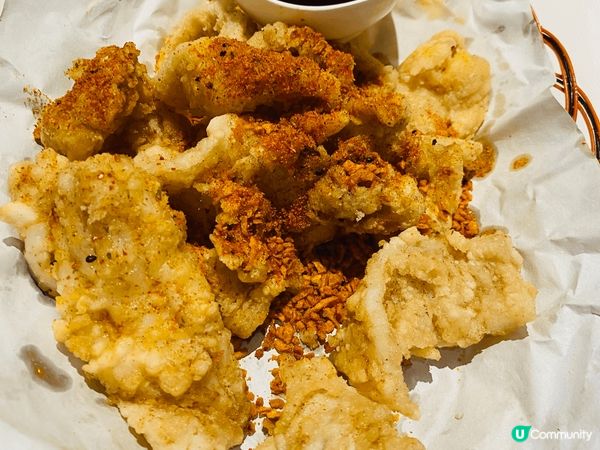 地道港式小炒椒鹽魷魚，芝麻手撕雞，蝦仁炒蛋仲有黑椒薯仔炒牛柳...