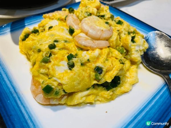 地道港式小炒椒鹽魷魚，芝麻手撕雞，蝦仁炒蛋仲有黑椒薯仔炒牛柳...