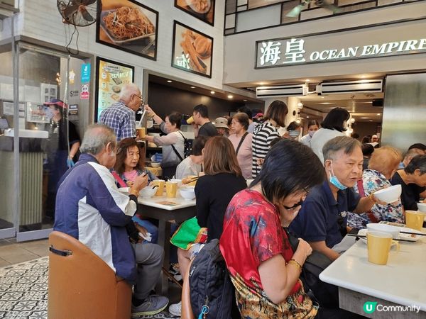 $10任食白粥、油器、豆漿，雖然只得45mins但都能食到飽...