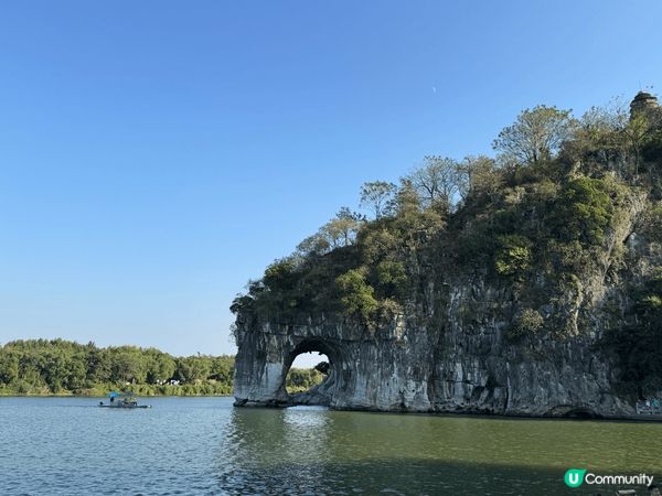 桂林象鼻山是國家AAAAA級景區！象鼻山因酷似一頭大象而得名...